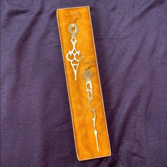 Steampunk clock hand earrings - Picture 3 of 4